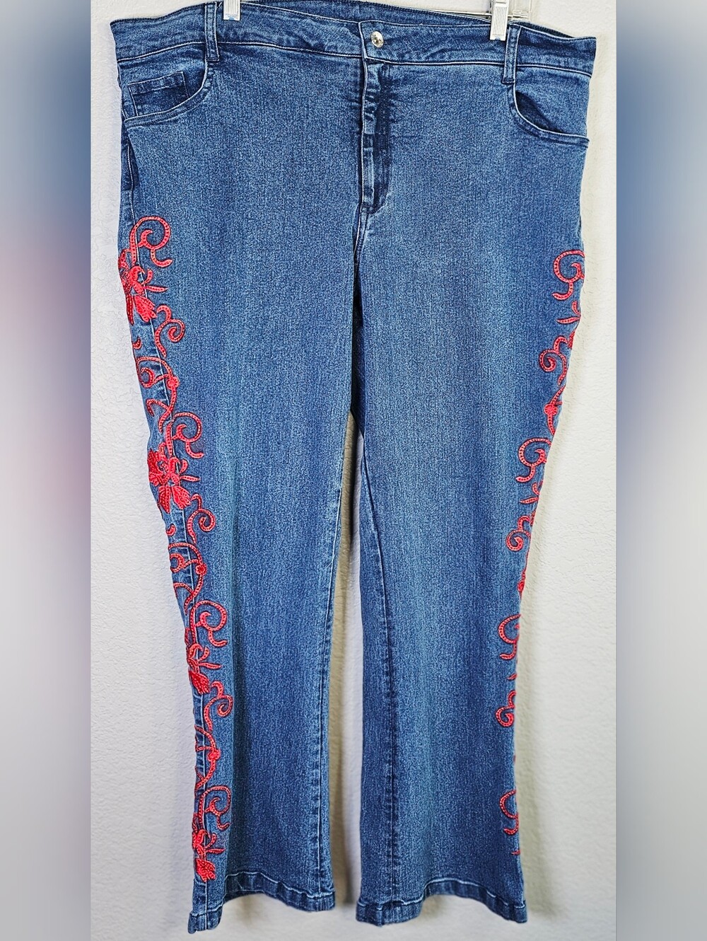 Denim 24/7 20W Embroidered Floral Jeans Red Side Leg Straight Denim